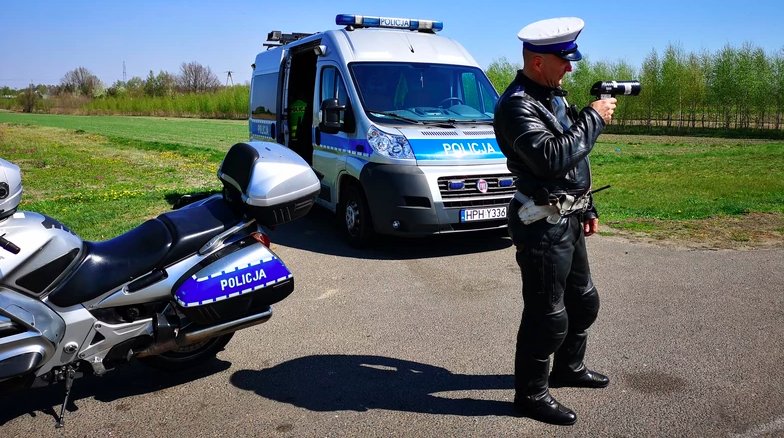 Motocykliści pod okiem policji - przekraczanie prędkości to norma