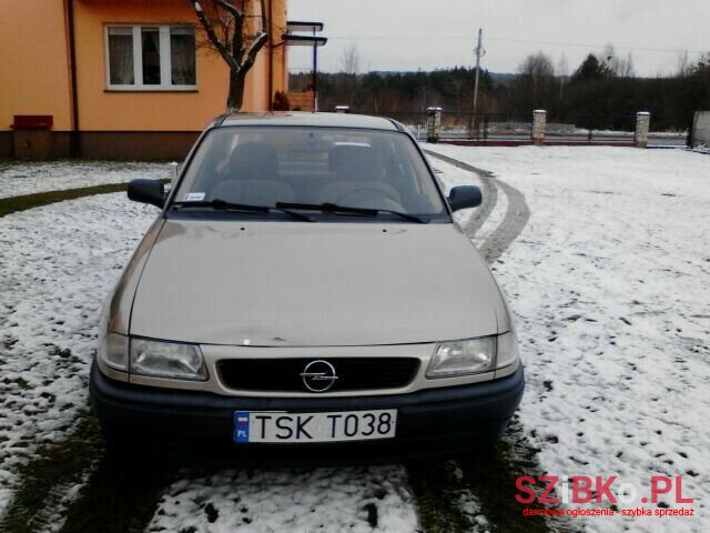 1997 Opel Astra в Скаржисько-Каменна, Польща - 3